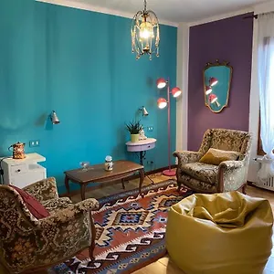  Appartamento Spazioviola Intimo Boho Style Uno Spazio Magico Per L'energia Che Si Respira In Un Palazzo Della Vecchia Qui Nulla E Perfetto Ma Tutto Racconta No Wi-fi No Aria Condizionata